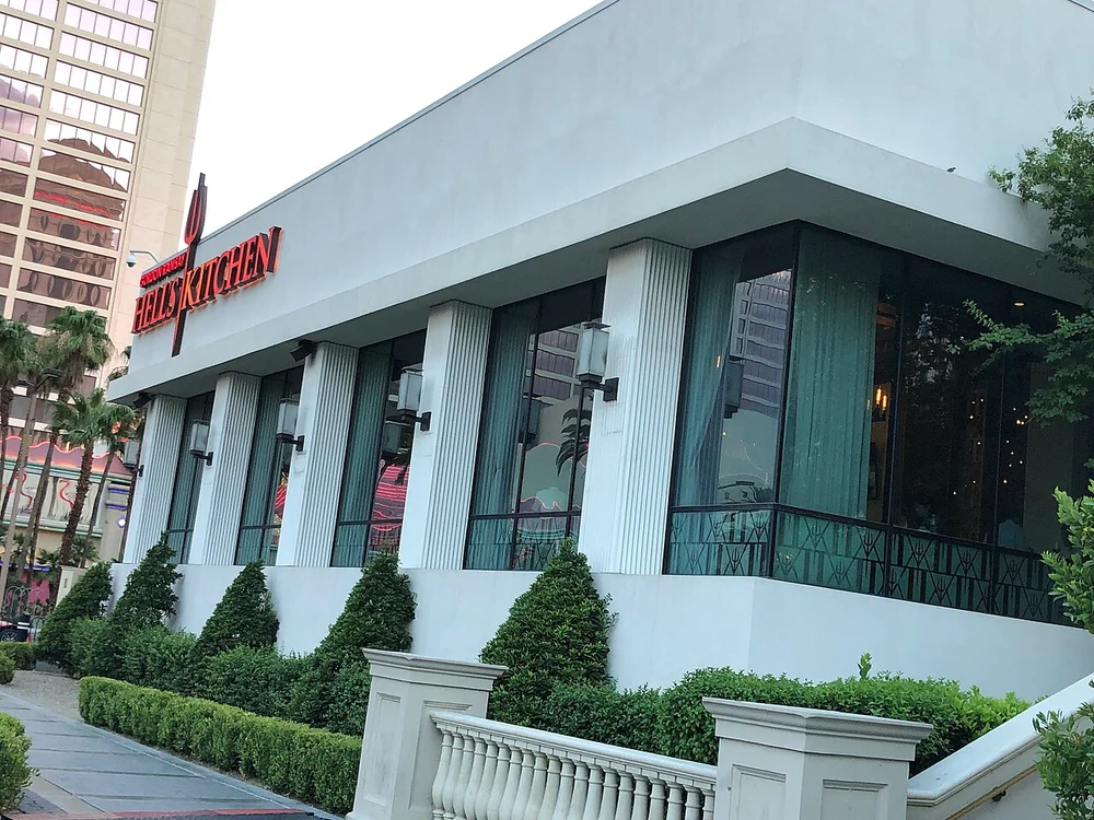 Gordon Ramsay Hell’s Kitchen Navigation Step 1: Roman Plaza Exterior