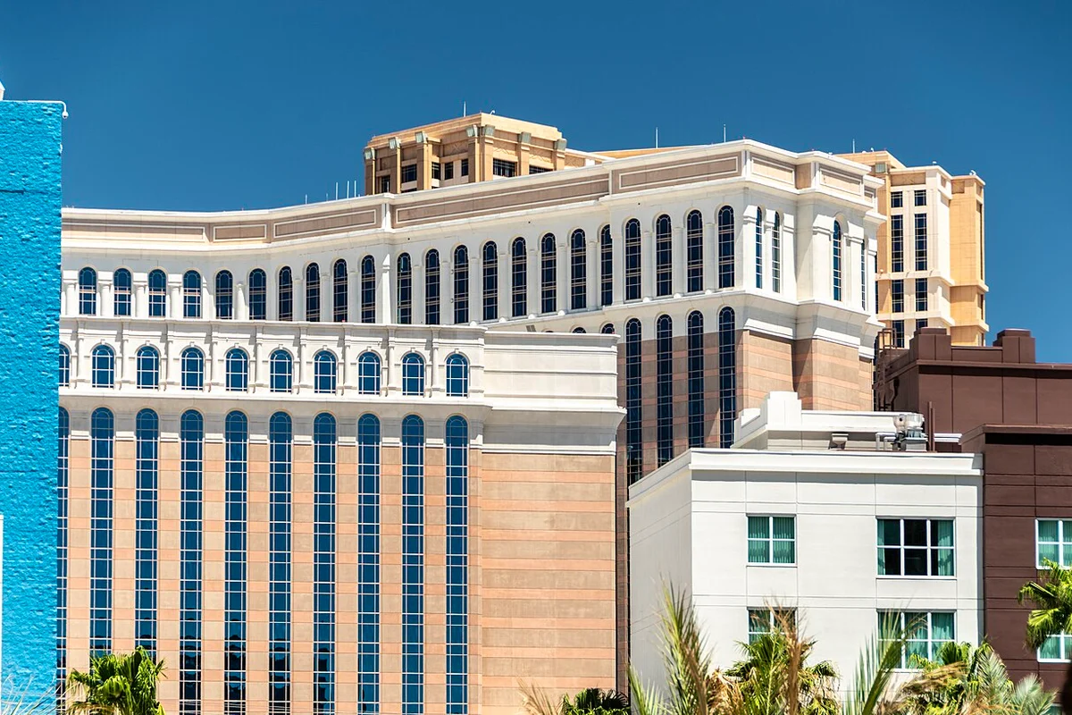 Mandalay Bay Beach & Wave Pool premium cabana / elevated view