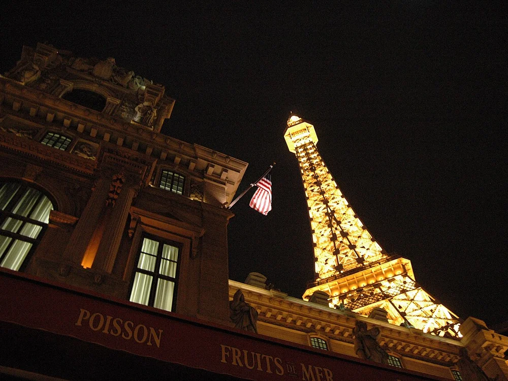 Mon Ami Gabi at Paris Las Vegas Navigation Step 1: Paris Strip Colonnade