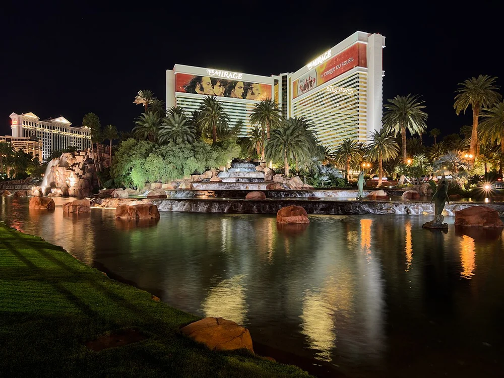 Enclosed tram bridge to ARIA and Bellagio