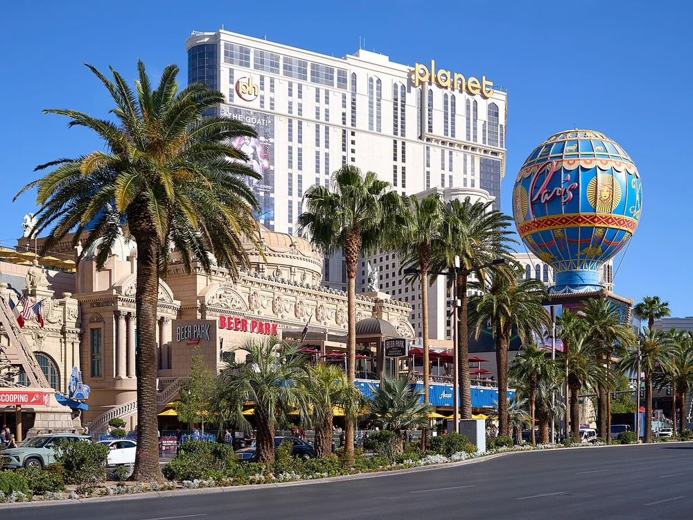 Park MGM & NoMad Wayfinding Step 3: Toshiba Plaza Portal
